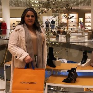 Meet your Posher, Janet